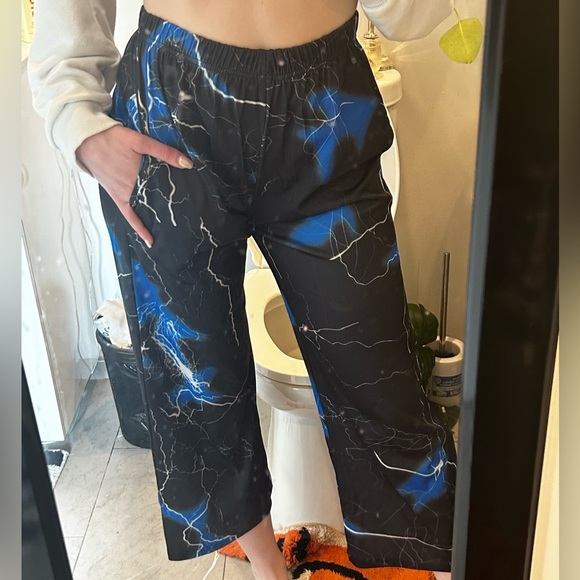 Anime Style, Wide Leg Capri Sweats - Picture 5 of 6